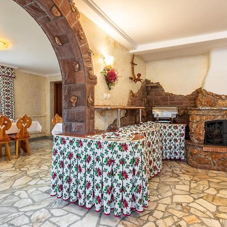 Dw Pawel Bed & Breakfast โปโรนิน ภายนอก รูปภาพ