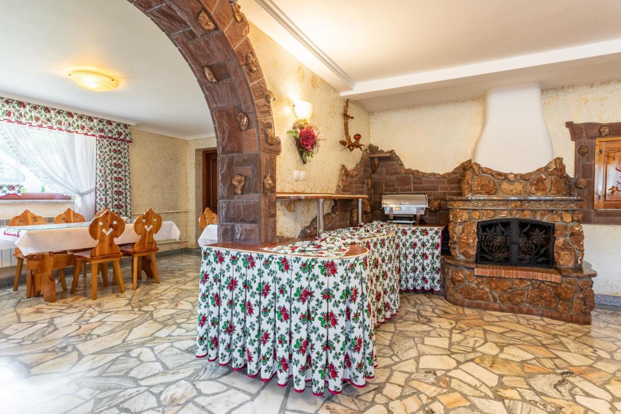 Dw Pawel Bed & Breakfast โปโรนิน ภายนอก รูปภาพ