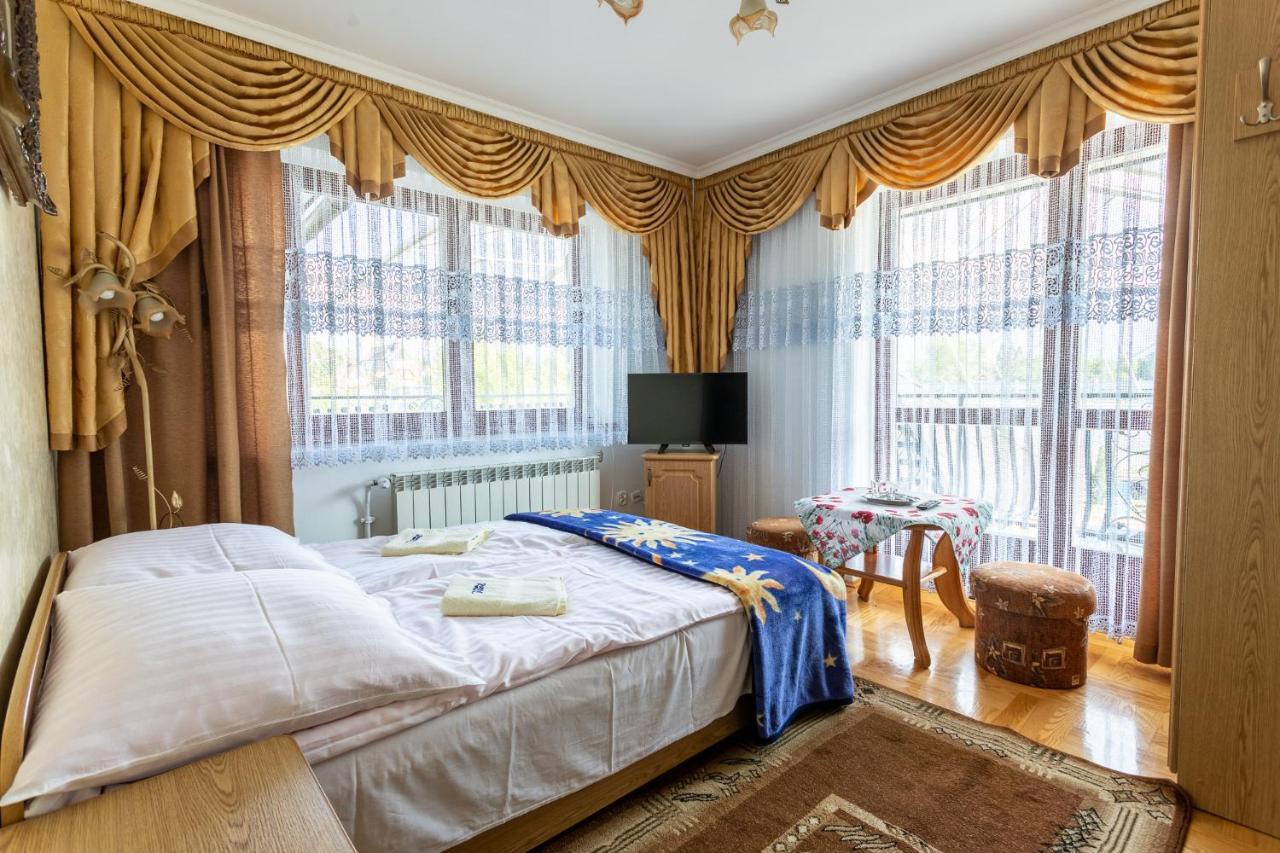 Dw Pawel Bed & Breakfast โปโรนิน ภายนอก รูปภาพ