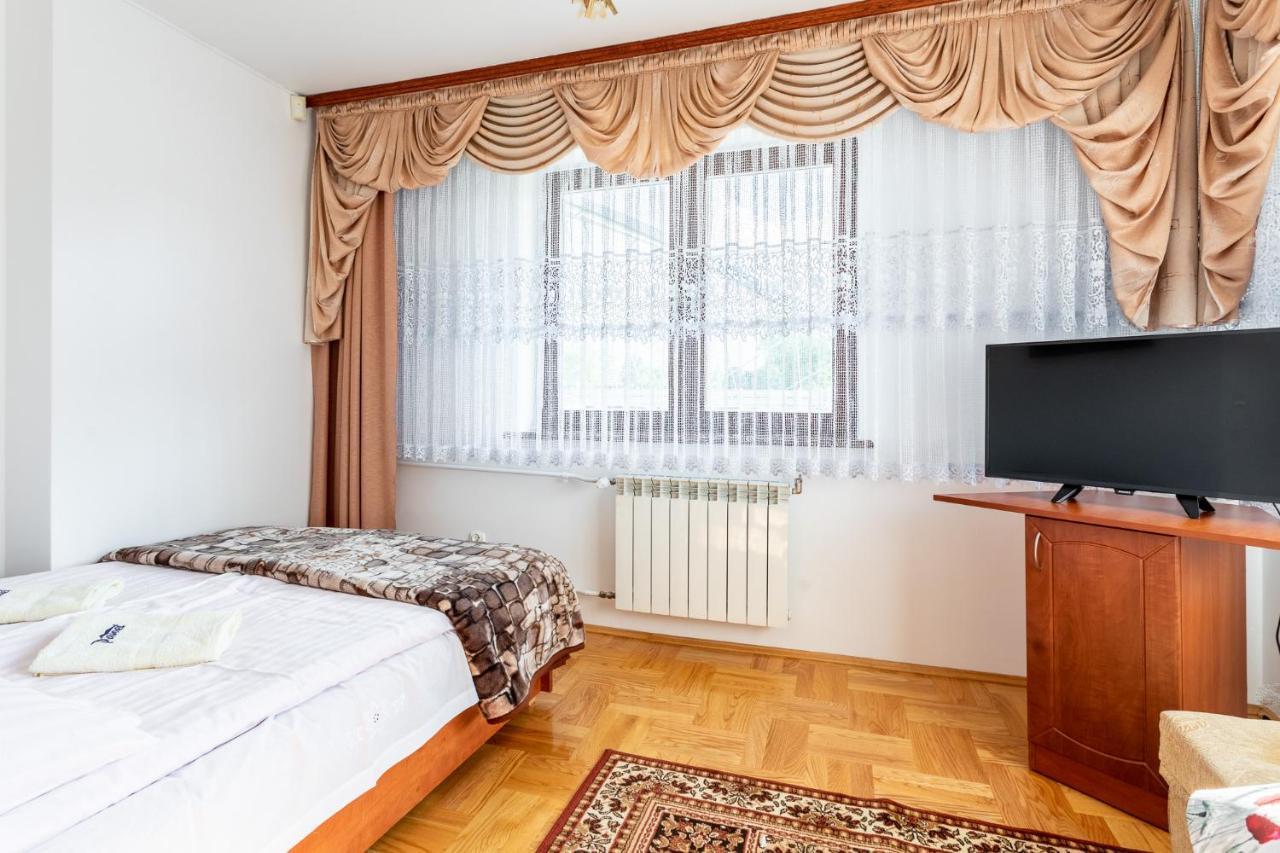 Dw Pawel Bed & Breakfast โปโรนิน ภายนอก รูปภาพ