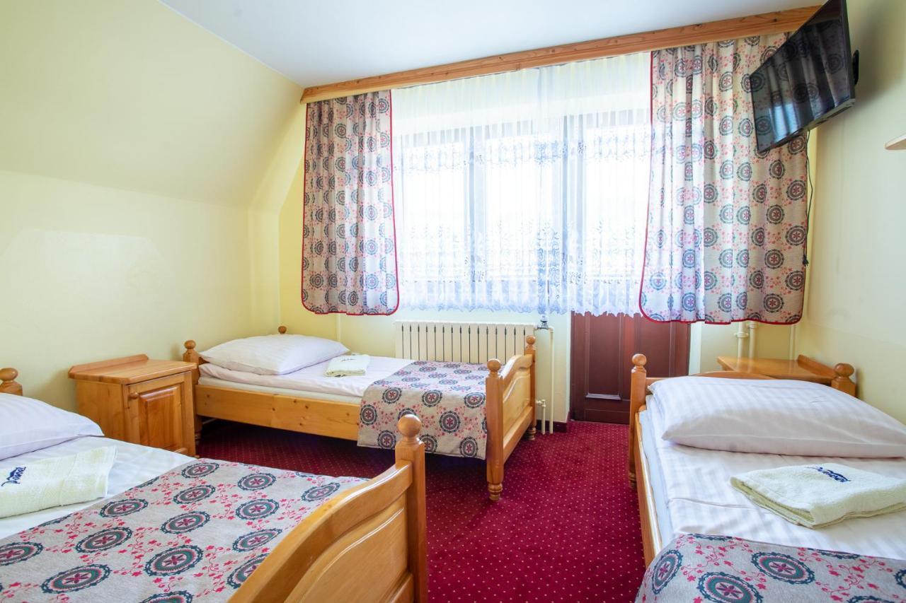 Dw Pawel Bed & Breakfast โปโรนิน ภายนอก รูปภาพ