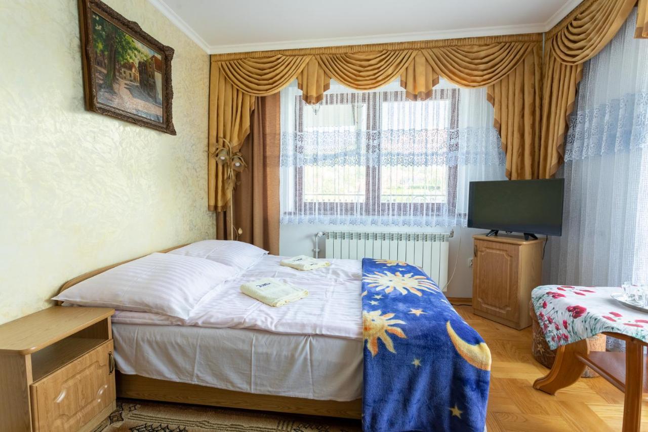 Dw Pawel Bed & Breakfast โปโรนิน ภายนอก รูปภาพ